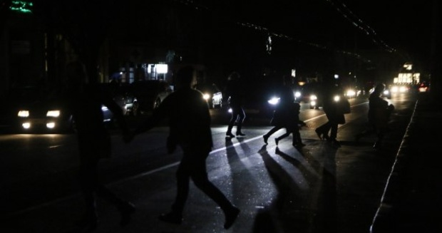 Крымский блэкаут: в Севастополе возмущенные граждане перекрыли дорогу