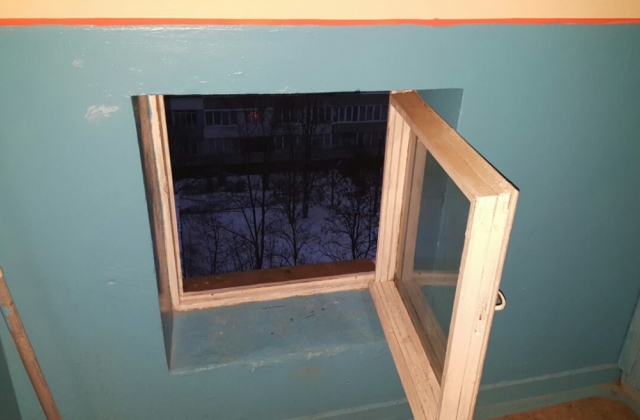 У Львові молода жінка вистрибнула зі сьомого поверху