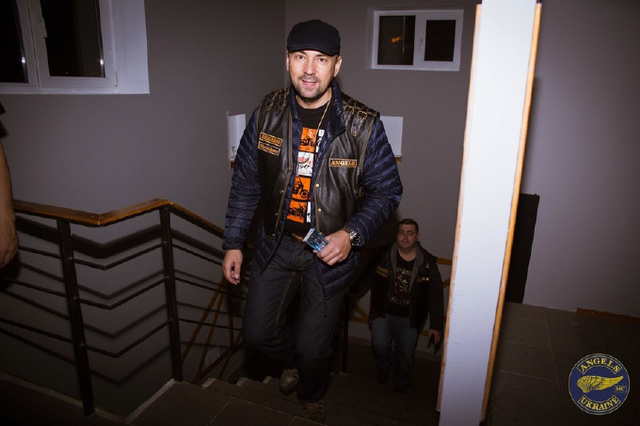 Депутат-байкер Михаил Соколов любит кататься на лыжах в Грузии, а колядовать в Закарпатье