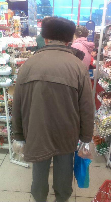 "Прикро за державу. Відомий український поет виглядає як жебрак"