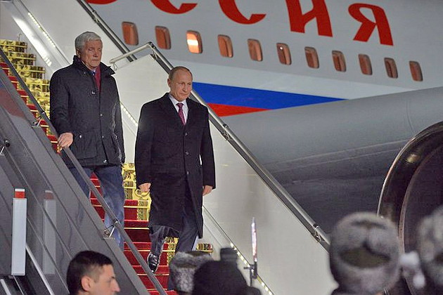 Путину купили VIP-тапочки за 2,5 миллиона