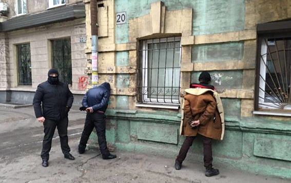 У Дніпропетровську поліція затримала двох фальшивомонетників