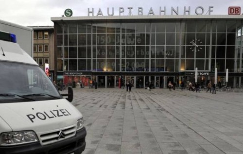 Напади на жінок в Кельні: хто стоїть за залякуванням ЄС?