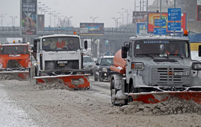 Київ і сніг: мешканці скаржаться і жартують, а у Кличка показують фото