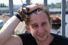 Украинский писатель Сергей Жадан намекает, что власть сдала Донбасс