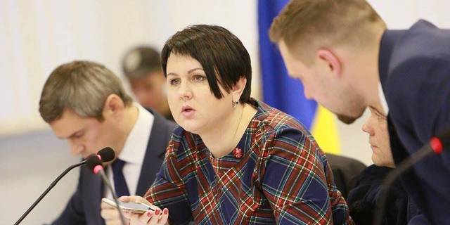 Оксана Томчук: Телефон моєї 9-річної доньки прослуховують