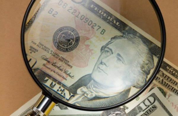 В банковских терминалах нашли фальшивые деньги