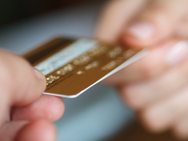 Вор похитил 250 тысяч с банковского счета волонтеров