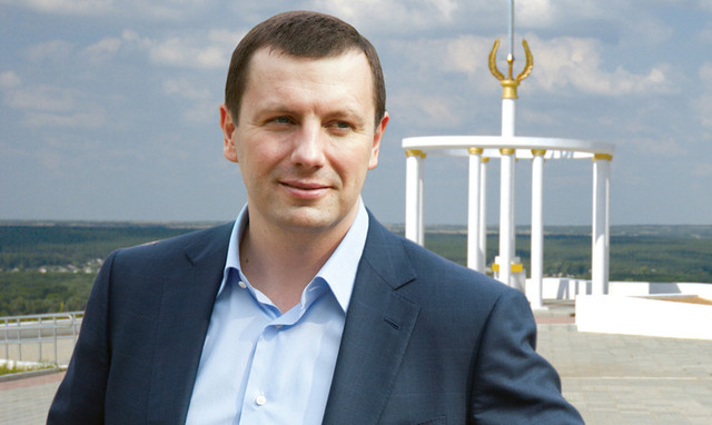 Живущий в Киеве нардеп призывал бороться с “фашизмом” и “неонацизмом”