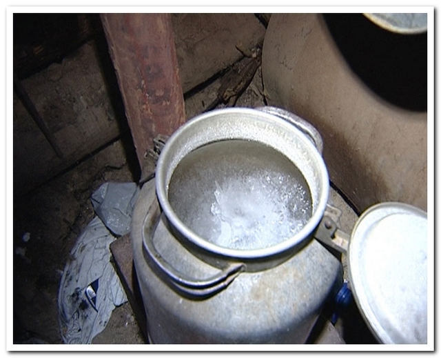 Жителі Запоріжжя змушені черпати воду з калюж і топити сніг