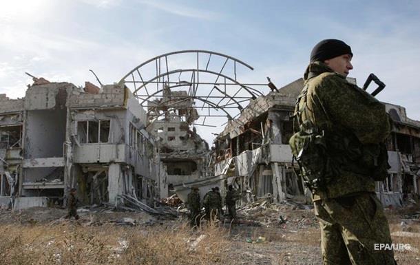 Французские правые прибыли в аэропорт Донецка