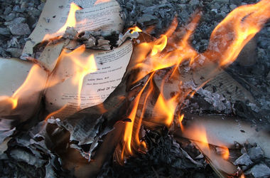 В России сожгли книги по философии, экономике и психологии