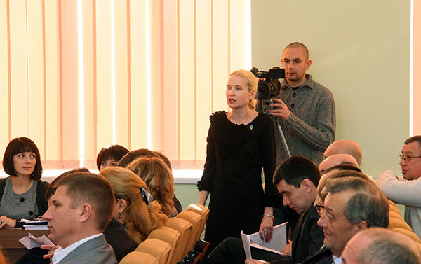 Невідомий напав на жінку-депутата Мелітопольської міськради від Оппоблоку