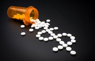 Чиновникам перекрыли доступ к закупке лекарств для больных украинцев