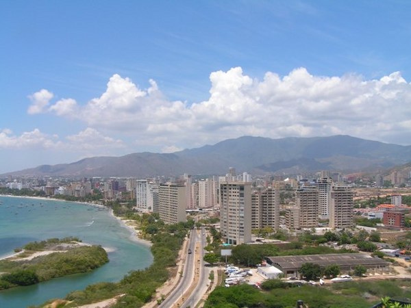 В Венесуэле объявлено чрезвычайное экономическое положение на 60 дней