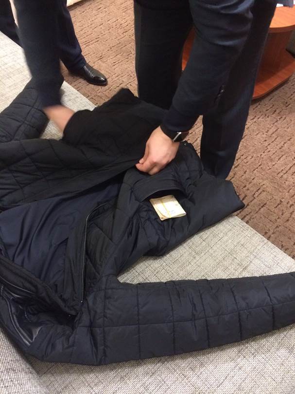 СБУ затримала на хабарі полковника і майора столичної поліції