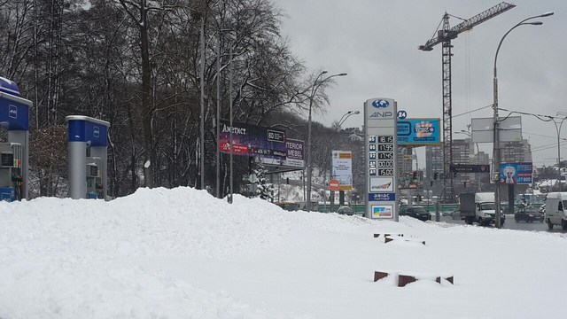 «Приват» резко снизил цены на своих АЗС