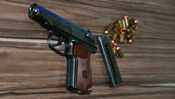 У Києві в автомобілі знайшли застреленого чоловіка