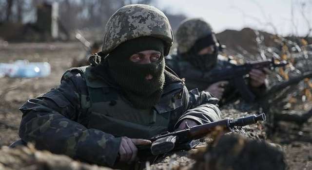 Боевики обстреляли силовиков из тяжелого вооружения в Песках – штаб АТО