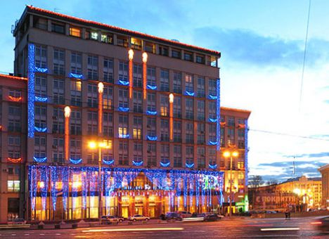 Активисты два года громили целый этаж гостиницы в центре Киева