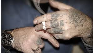 На зоне криминальные авторитеты объявили казлами всех титушек