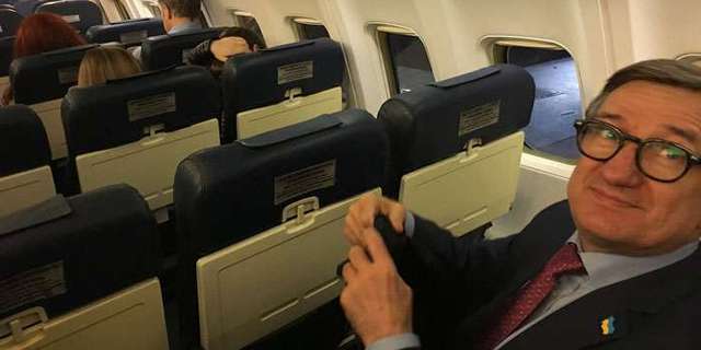 Тарута путешествовал эконом-классом (ФОТО)