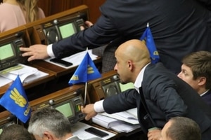 Нардепы нашли в Раде дубликаты карточек для голосования