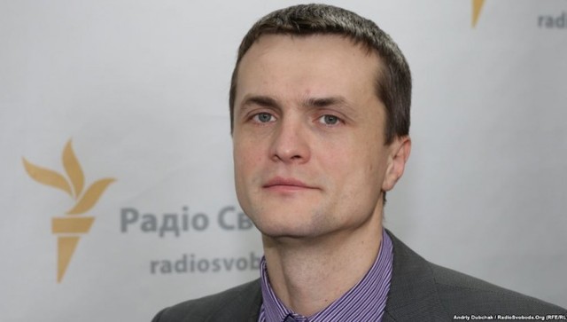 ЛУЦЕНКО ПРО ВІДСТАВКУ АБРОМАВИЧУСА: «ШИРМА, ЯКОЮ ПРИКРИВАВСЯ ПРАВЛЯЧИЙ КЛАС, ТРІЩИТЬ»