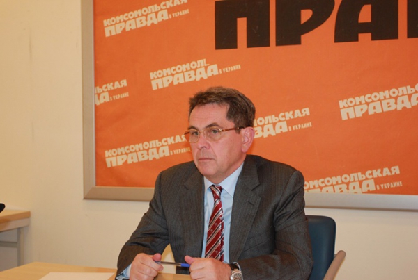 Детский кардиохирург Илья Емец: "Спасать малыша начинаем еще в утробе"