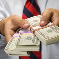 В России хотят запретить оборот и хранение долларов США