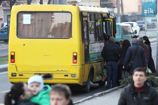У Львові водії зранку відмовлялися безоплатно возити пільговиків