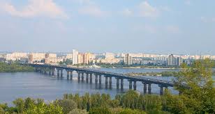 У Дніпрі потонув Lexus