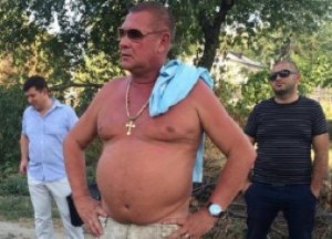 Голова Гостомельської ради з порушеннями віддав землю сину