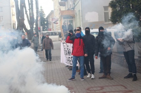 «Геть ворожий бізнес» - у Луцьку бойкотували російський банк