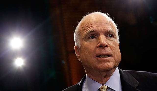 Путин генерирует поток беженцев, чтобы ударить по Европе - Джон Маккейн