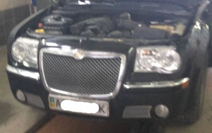 Украинка лишилась Chrysler из-за неудачной попытки контрабанды сигарет (фото)