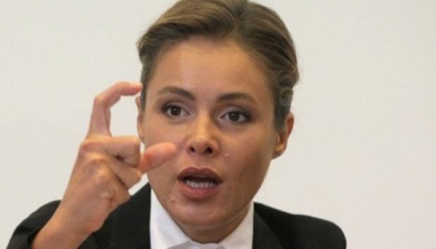 Королевська каже, що не відразу зрозуміла, як проголосувати за відставку Яценюка (фотофакт)