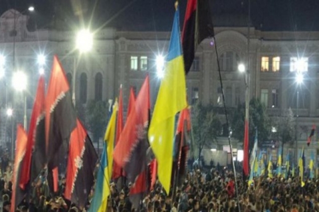 «ПРАВЫЙ СЕКТОР»: БЕРЁМ ПУЛЕМЕТЫ, АВТОМАТЫ, «МУХИ» И ИДЁМ ГНАТЬ ПОРОШЕНКО! (ВИДЕО)