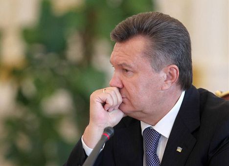 На малой родине Януковича распродают квартиры за бесценок и скупают гривны