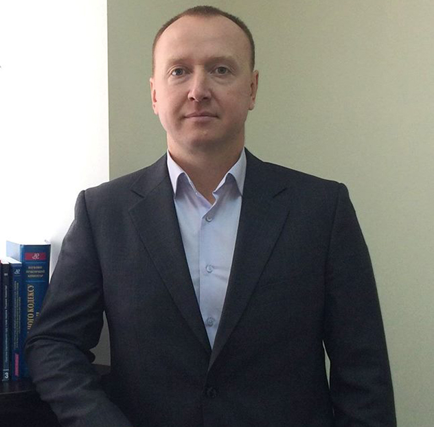 ЛЮСТРИРОВАННЫЙ ЭКС-ЗАМПРОКУРОРА ДОНЕЦКОЙ ОБЛАСТИ МОРОЗ И БЫВШИЙ ГЛАВА СЛЕДСТВЕННОГО УПРАВЛЕНИЯ СБУ ЛЕНКО «ВСПЛЫЛИ» В «ИНСТИТУТЕ МИРА» КОЖАРЫ