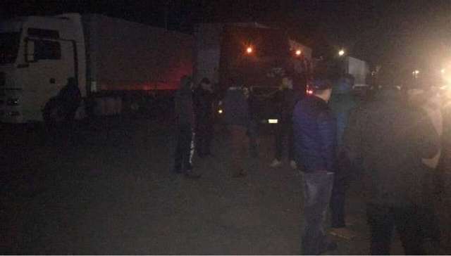 На Львовщину прибыли «блатные» с Киева и требуют пропустить фуры РФ