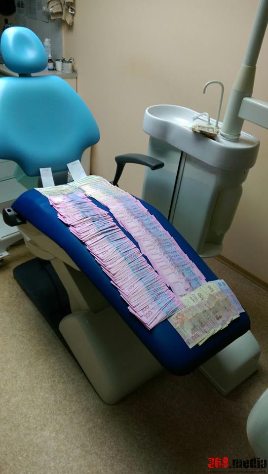 Коррупция в медуниверситете Одессы: стоматологи вымогали деньги под угрозой увольнения