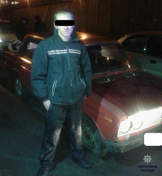 Пьяный водитель сбил полицейского и протащил его на капоте в Киеве