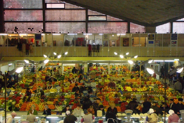 Директор Бессарабки зарабатывает 12 тыс. грн, а мясник на Владимирском – 3 тыс.