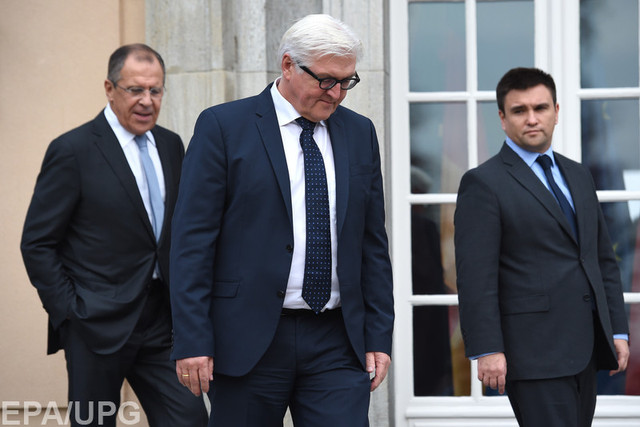 Запад решил вынудить Украину принять закон о выборах на Донбассе