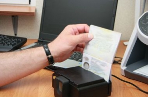 В «Борисполе» задержали гражданина России с фальшивым венгерским паспортом