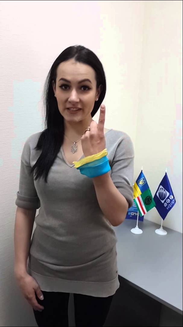 Гимнастка вызвалась задушить Путина