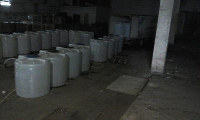 Налоговики разоблачили ОПГ, незаконно импортировавшую цветы, и остановили работу крупного цеха по производству фальсифицированного алкоголя