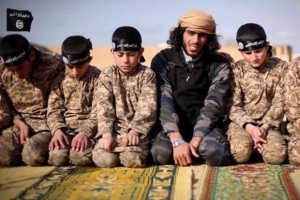 Играют отрезанными головами в футбол: в ООН рассказали, как ИГИЛ закаляет детей