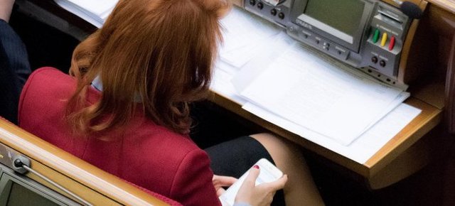 Шкрум пытается избежать электронного декларирования, за которое сама проголосовала (фото)